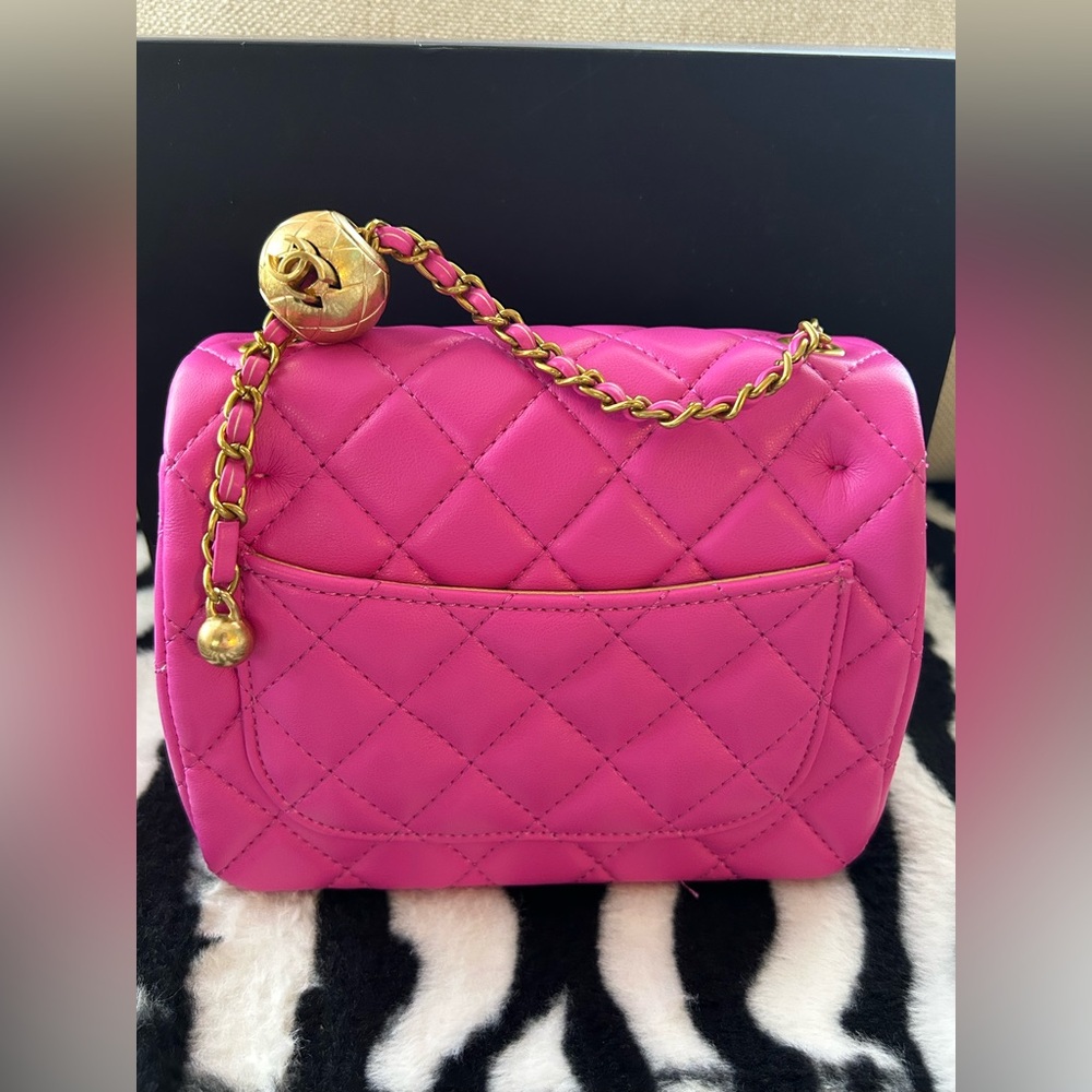 Chanel adjustable chain bag - Picture 4 of 11